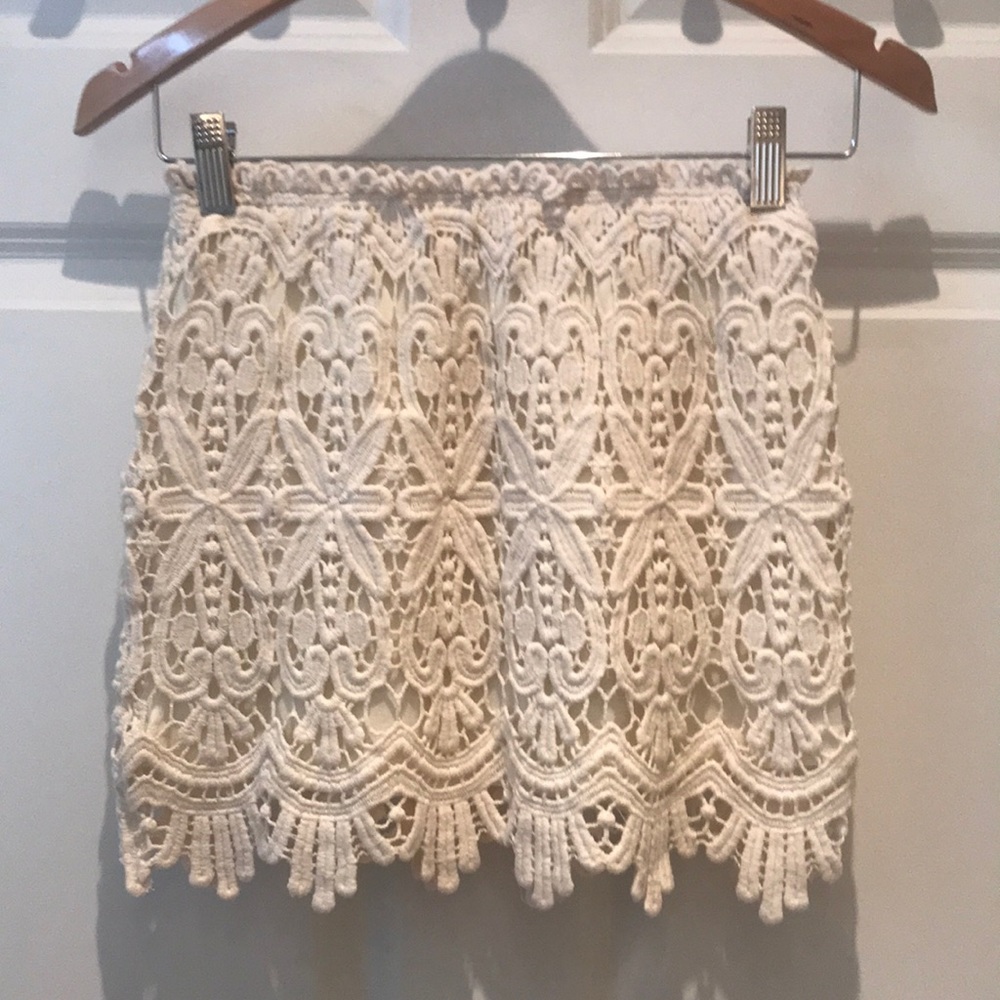 Elastic lace band skirt